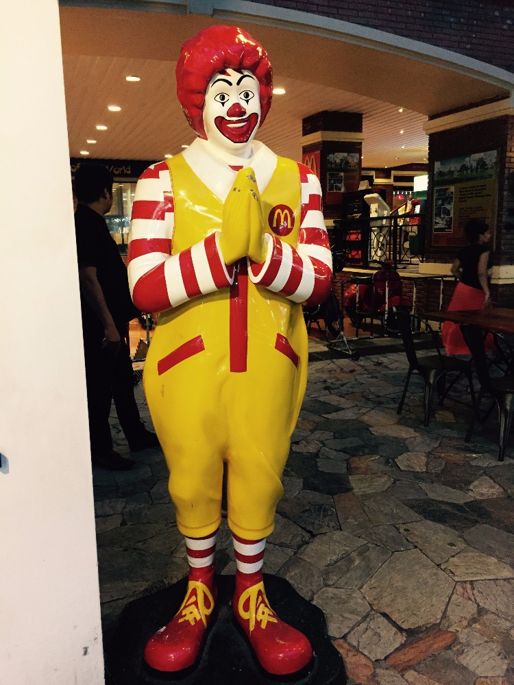 Extremely cool that even Ronald McDonald adapts to the local cultures. 