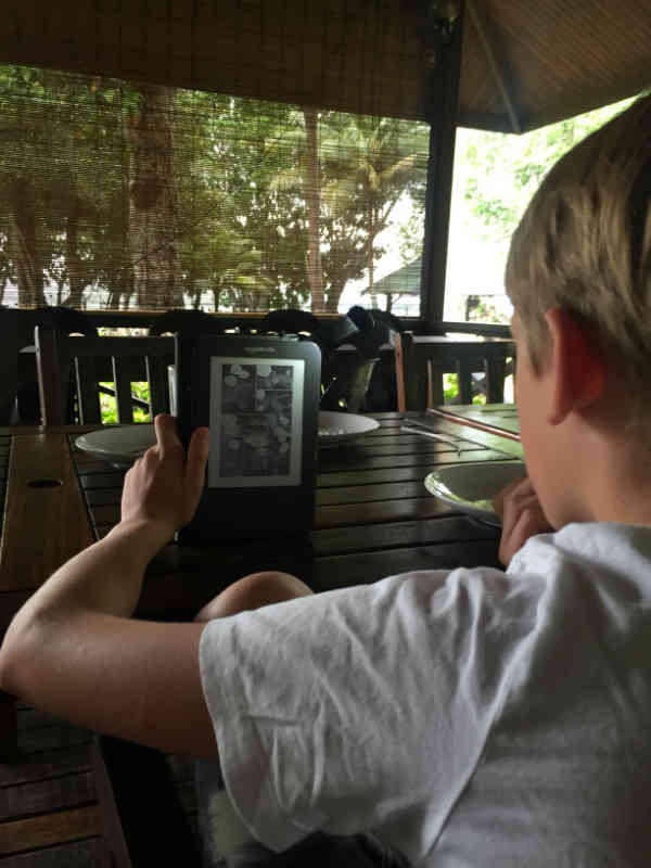 8 Reasons to Bring a Kindle for your Kids on your next Vacation